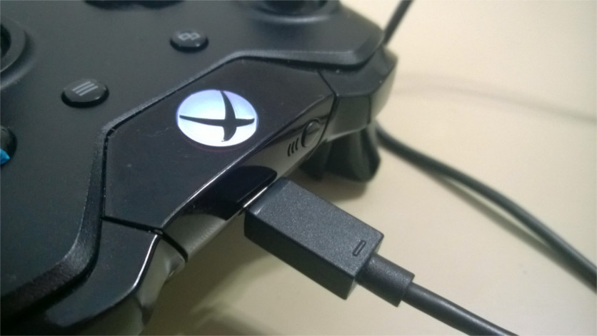 connecting a controller to xbox one